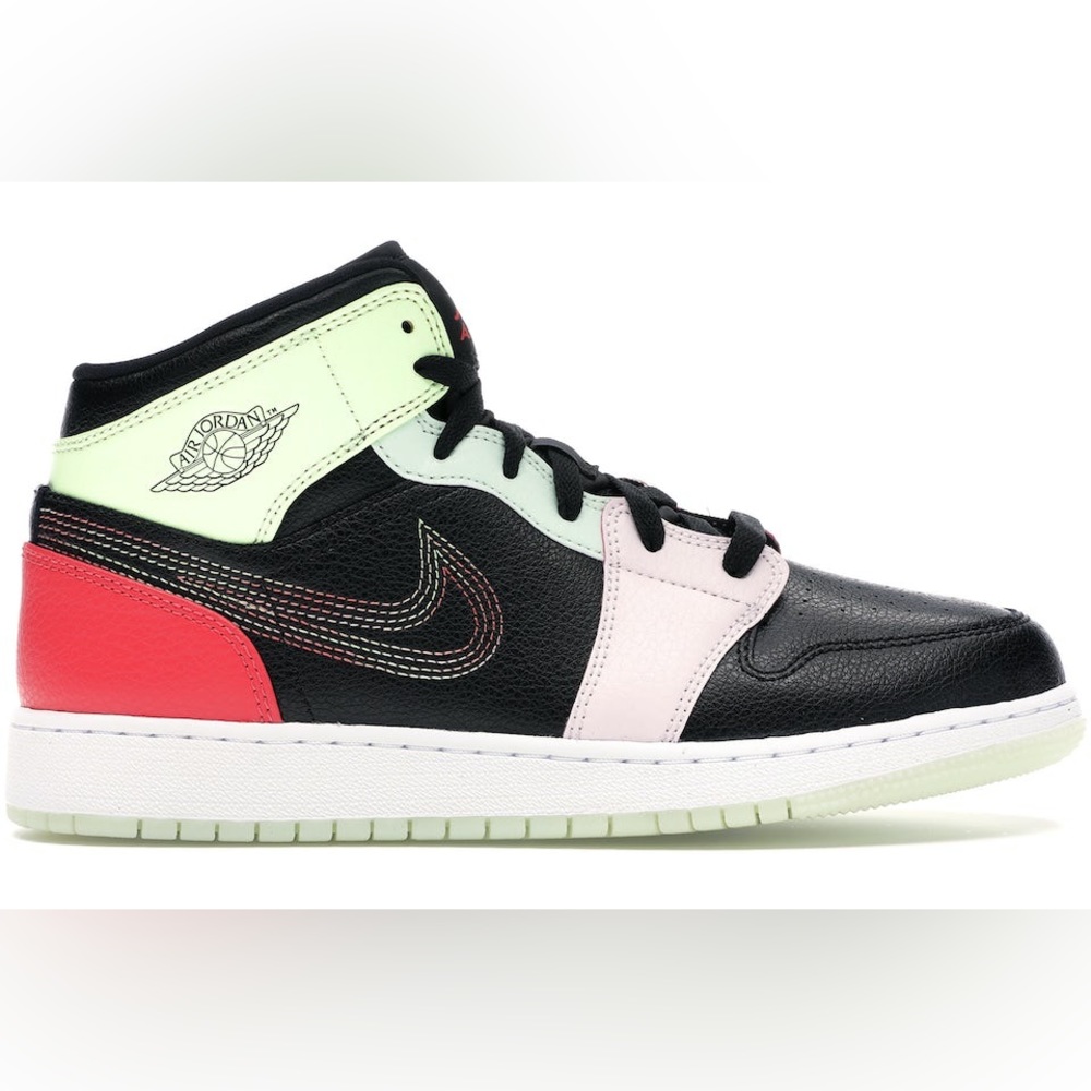 Air Jordan 1 Mid SE ‘Glow In The Dark’ Size 4.5Y